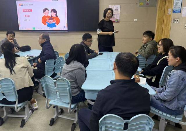 “同心家長(zhǎng)學(xué)堂”正式開講，為家長(zhǎng)提供專業(yè)家庭教育咨詢服務(wù)