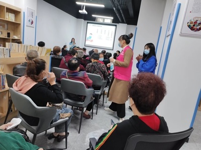 郫都區(qū)唐昌鎮(zhèn)鳴鳳社區(qū)家長(zhǎng)學(xué)校 共建和諧家庭，助力孩子成長(zhǎng)